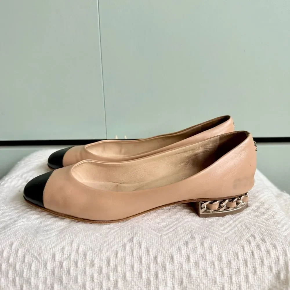 Chanel Beige/Black Leather Cap Toe Chain Ballet Flats Size US 6.5 / EU 37